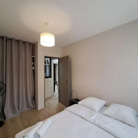 Manhattan, Calme דירה *